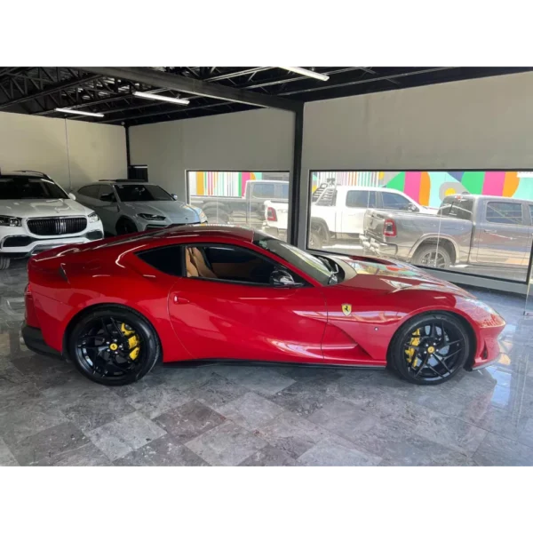 FERRARI 812 SUPERFAST V12 - Image 8